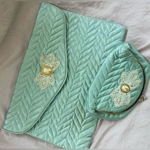 Vintage Victoria’s Secret toiletries & makeup bags